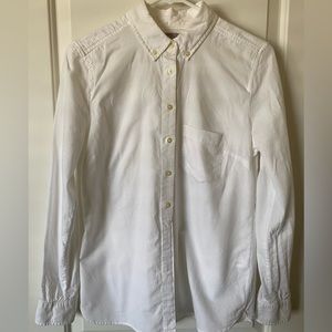 Gap | Botton down shirt in white | size small